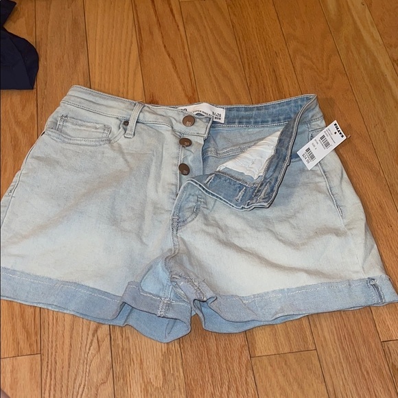 TILLYS HIGH RISE SHORTS - Picture 2 of 3